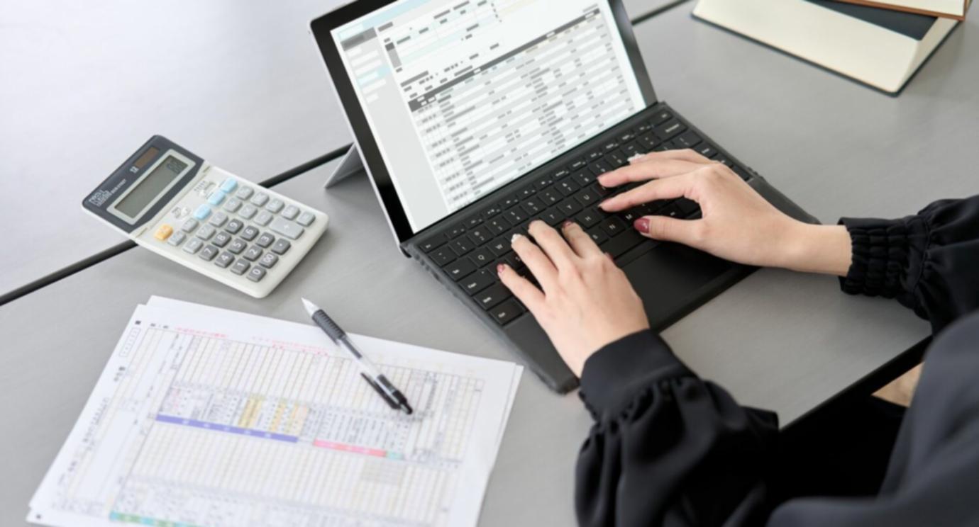 Platforma edukacyjna cyxyquu - nauka podejmowania decyzji finansowych